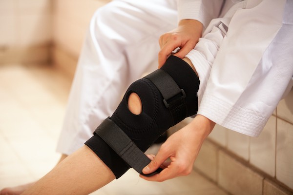 Le chirurgien orthopédiste est celui qui prend en charge les opérations correctionnelles des pathologies de naissance ou bien des fractures et atteintesmusculosquelettiques