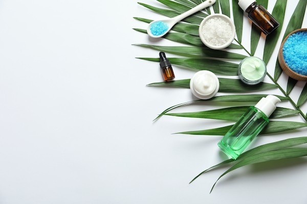 Pour identifier les meilleurs produits de soins, il est indispensable de lire scrupuleusement l’emballage ou la notice avant achat.
